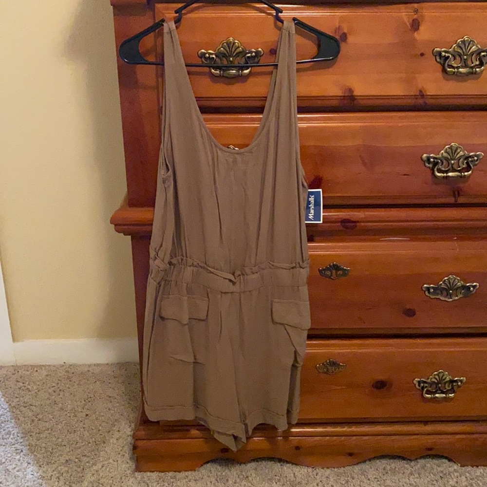 Size XL romper brown